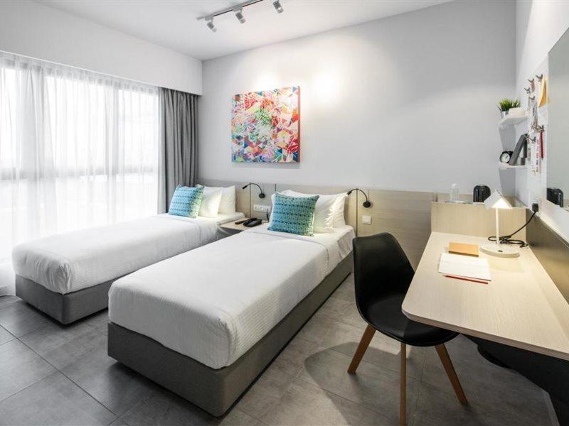 The Canvas Hotel Кланг Экстерьер фото