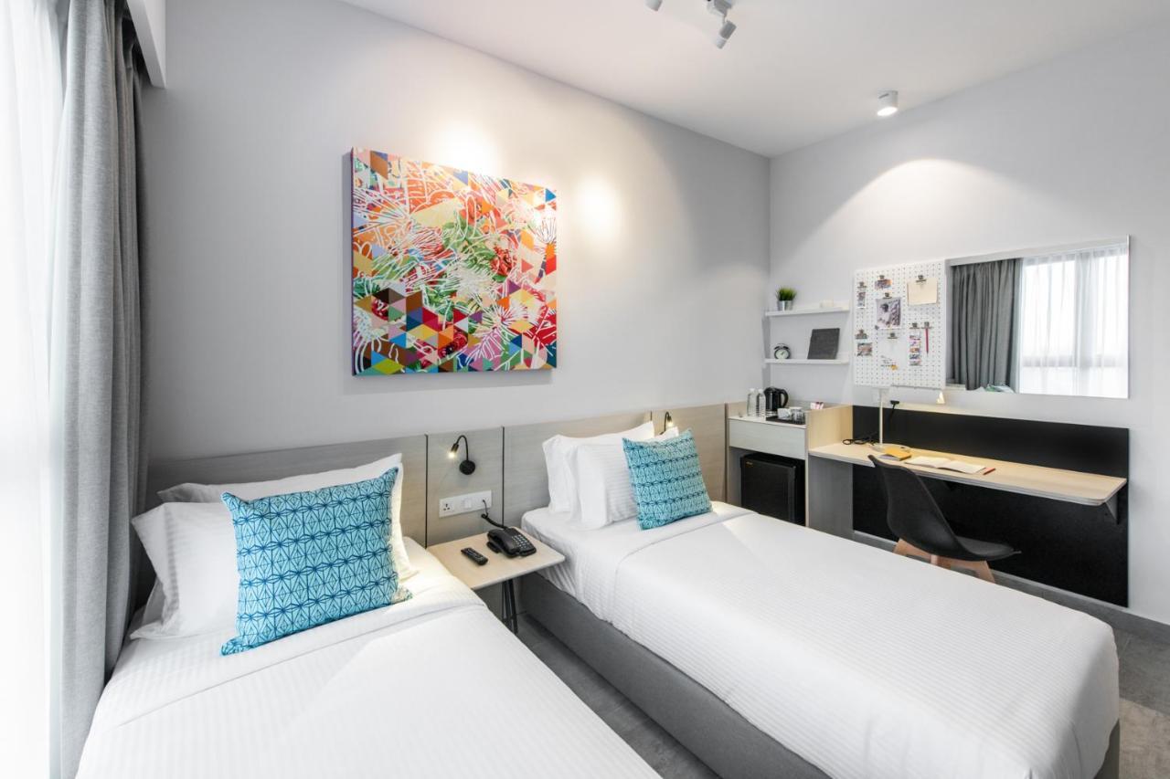 The Canvas Hotel Кланг Экстерьер фото