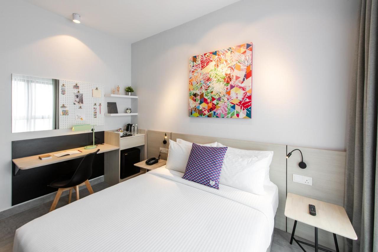 The Canvas Hotel Кланг Экстерьер фото