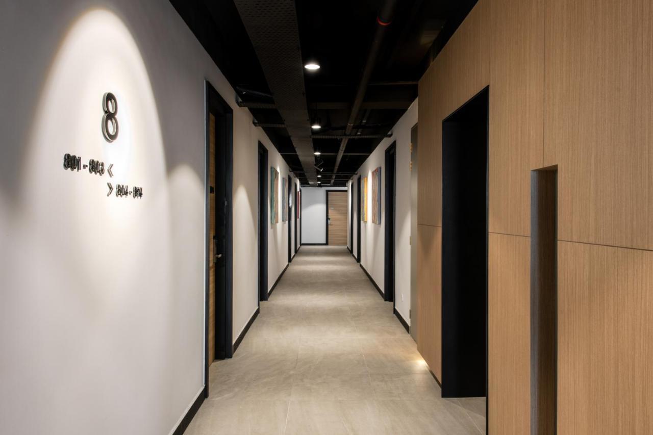 The Canvas Hotel Кланг Экстерьер фото