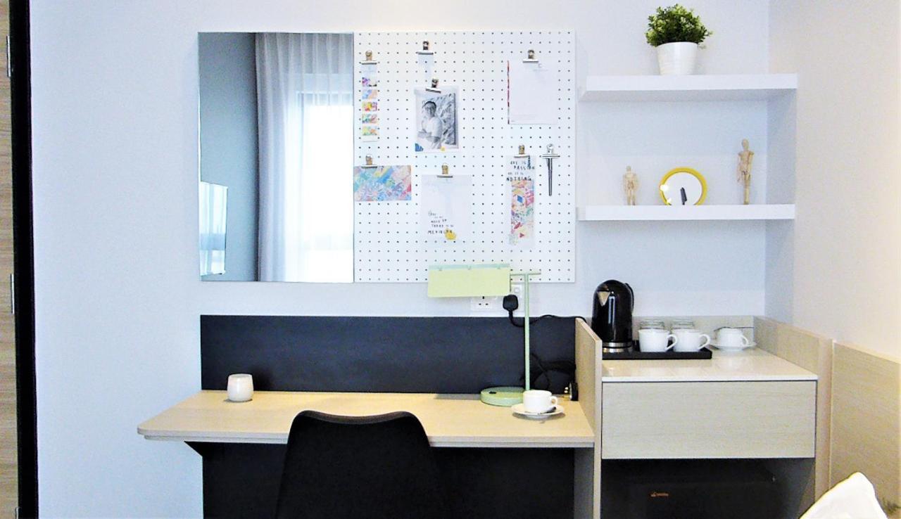 The Canvas Hotel Кланг Экстерьер фото